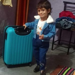 Meet your Posher, Avika